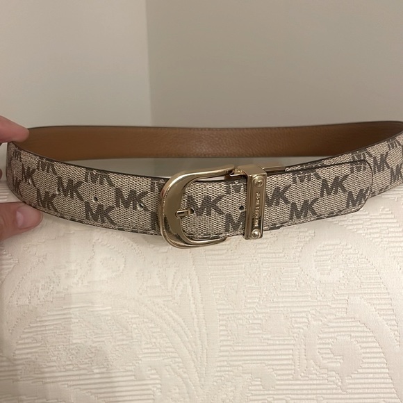 Michael Kors new without tags ladies belt size small - Picture 2 of 2